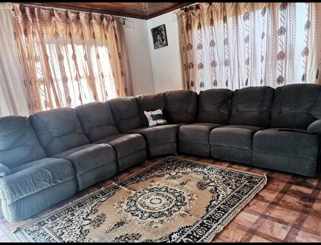 5 BEDROOM HOUSE FOR SALE IN CRAIGIEBURN